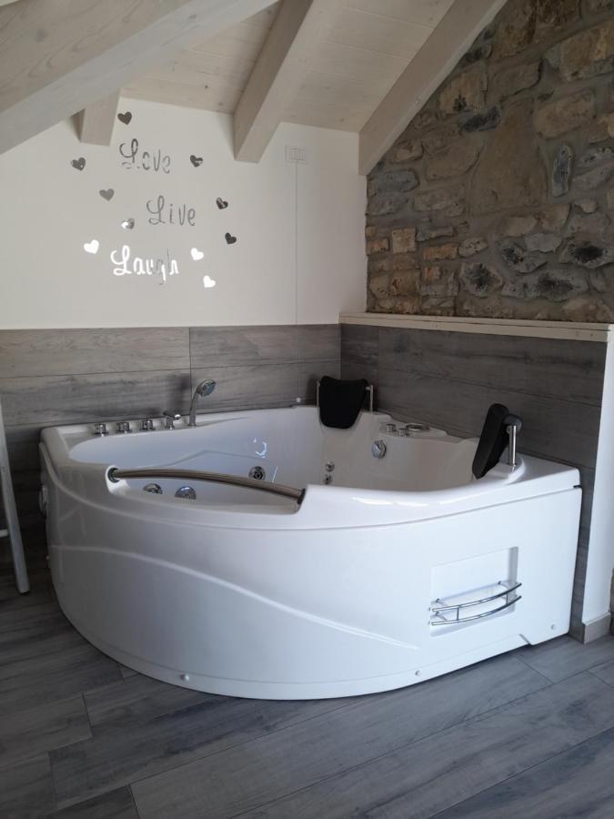 White Suite - Jacuzzi, Swimming Pool & Lake View Lezzeno Extérieur photo