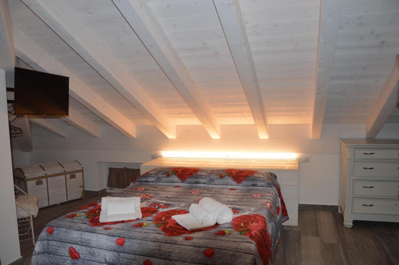 White Suite - Jacuzzi, Swimming Pool & Lake View Lezzeno Extérieur photo
