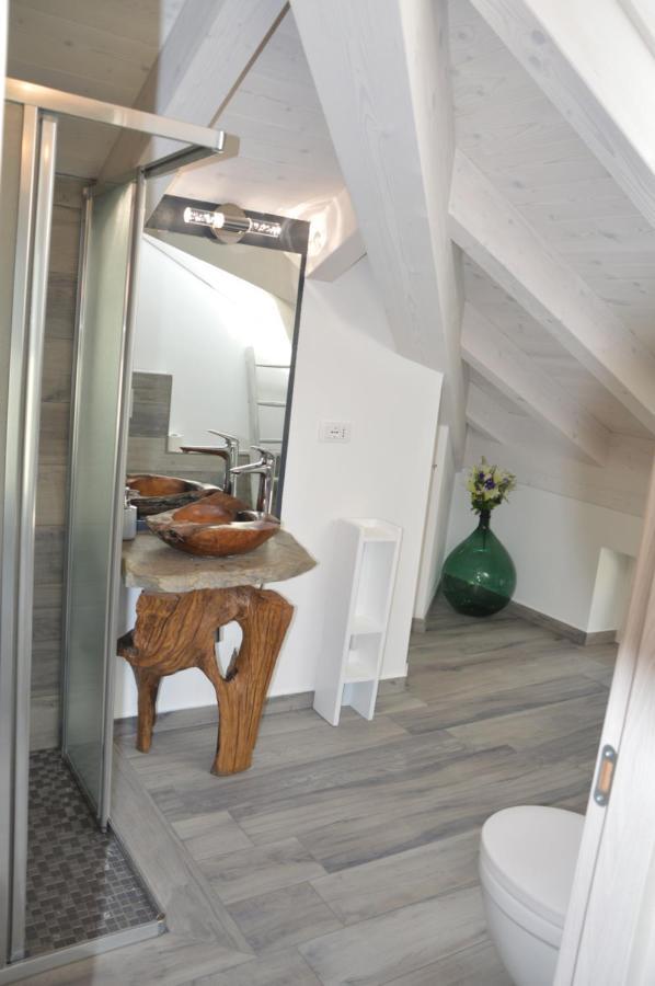 White Suite - Jacuzzi, Swimming Pool & Lake View Lezzeno Extérieur photo